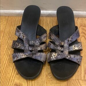 Munro American python print sandals size 8